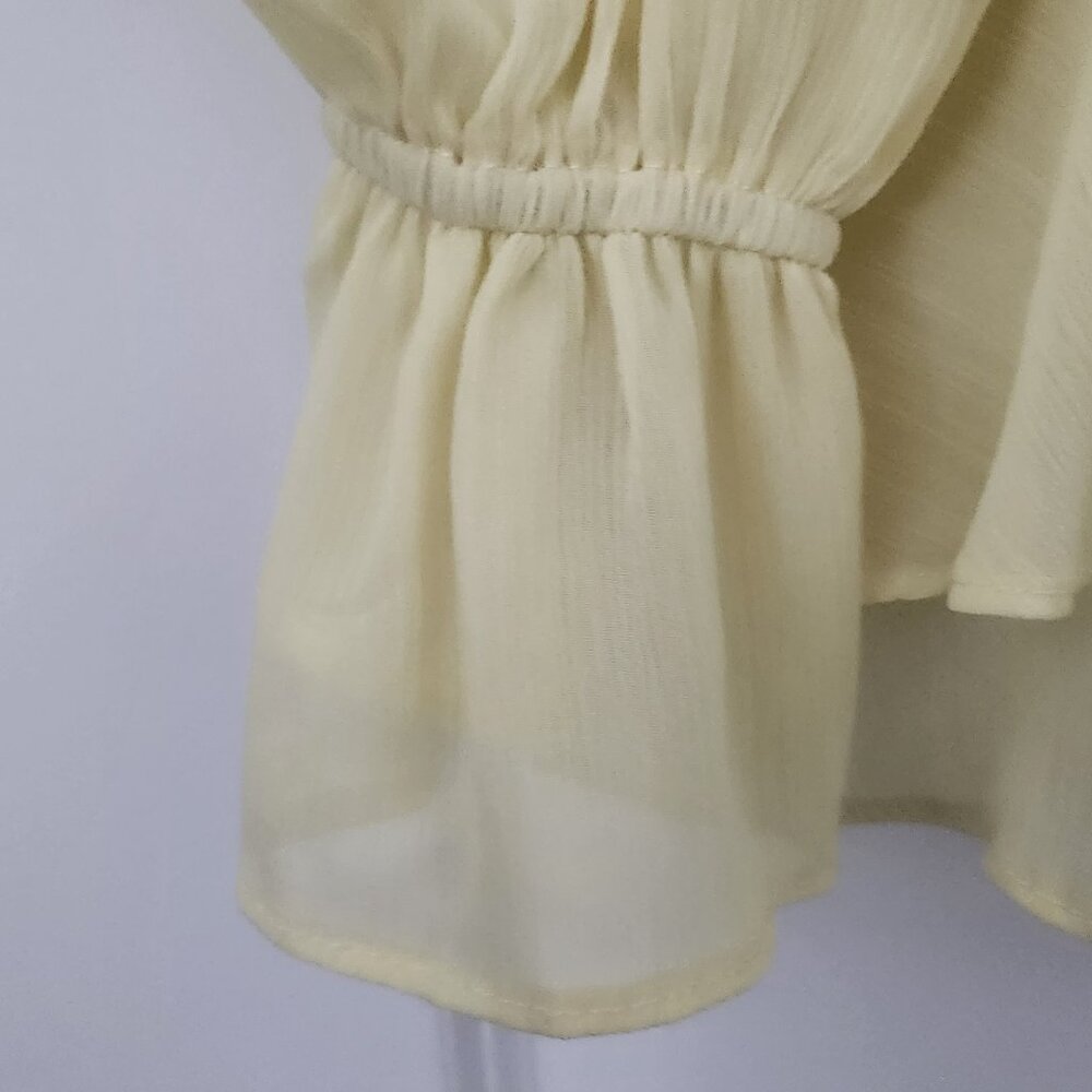 Chic Yellow Ruffle Blouse - Picture 10 of 12